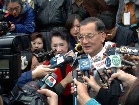 Lien Chan casts ballot in Taiwan presidential election